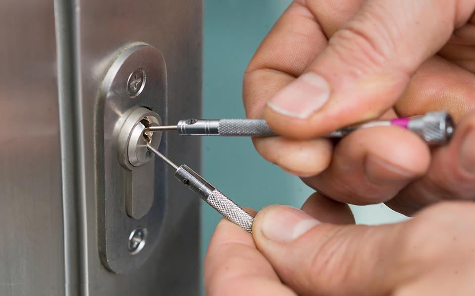 ouvrir une porte Amponville